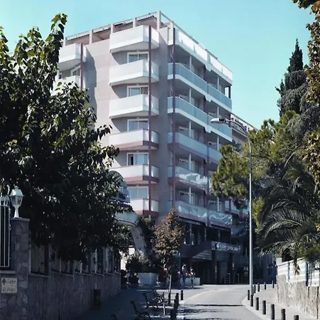 中央公园水上古塔特黄金度假村酒店 酒店 滨海略雷特
